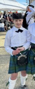 Bagpiper in kilt 